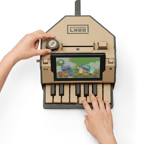 A demonstrative picture of the Keyboard Toy-Con from the Nintendo Labo Variety Pack.